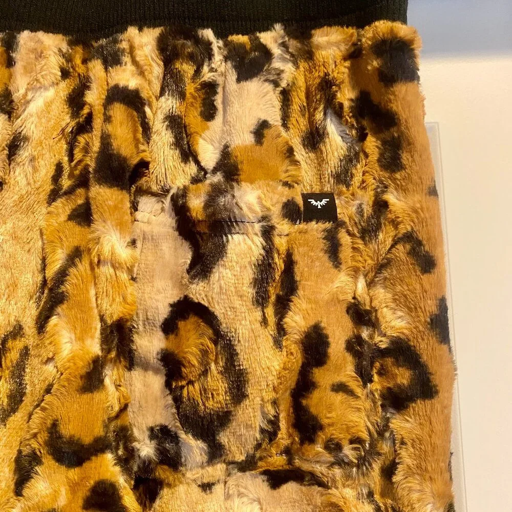 Women's Designer Sweatpants/Tan Cheetah - Picture 8 of 8